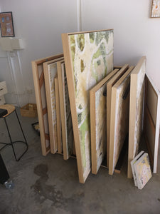 Artist rack for 10 canvas paintings