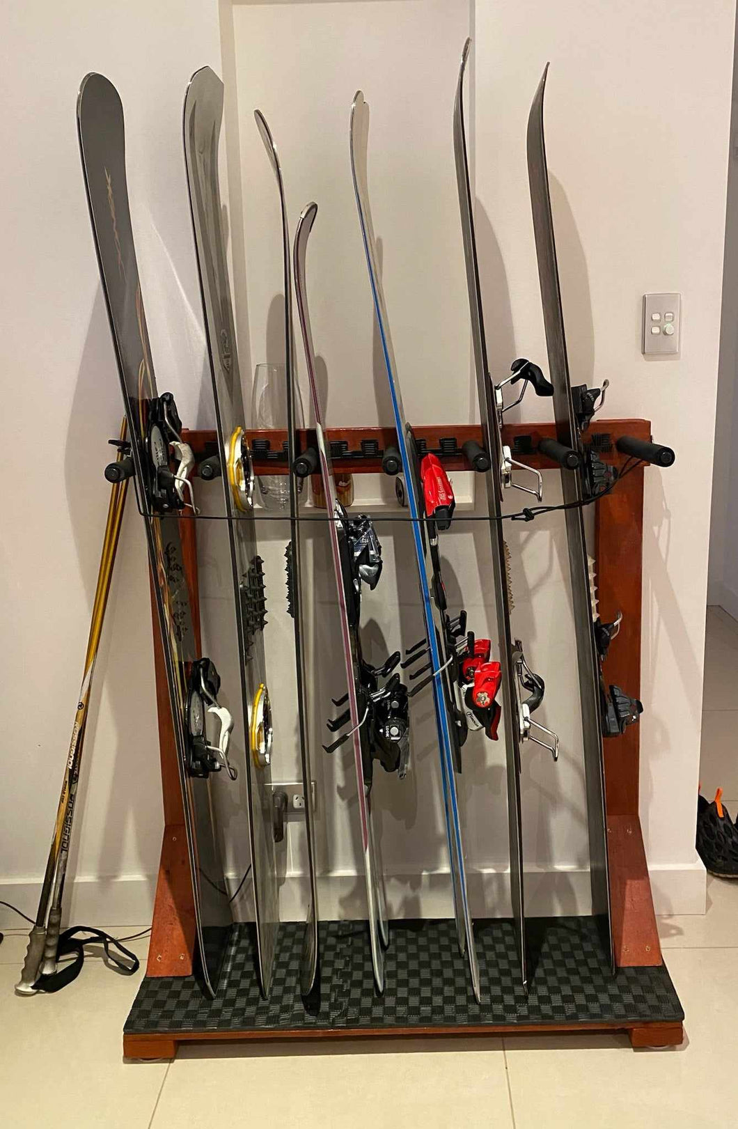 Snowboard/ Ski Rack